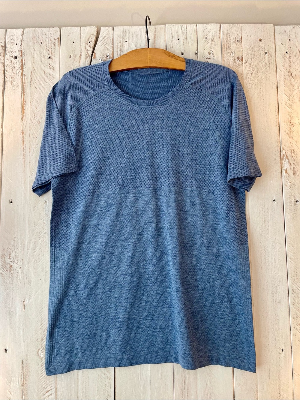 Lululemon Men’s Medium Performance Workout Shirt Blue Heather